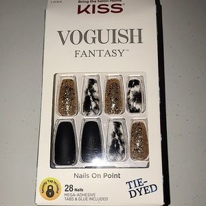 KISS Voguish Fantasy Press On Nails